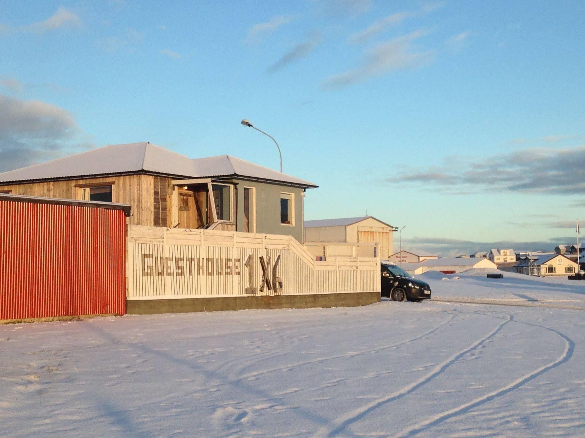 Guesthouse 1X6 Keflavík Esterno foto